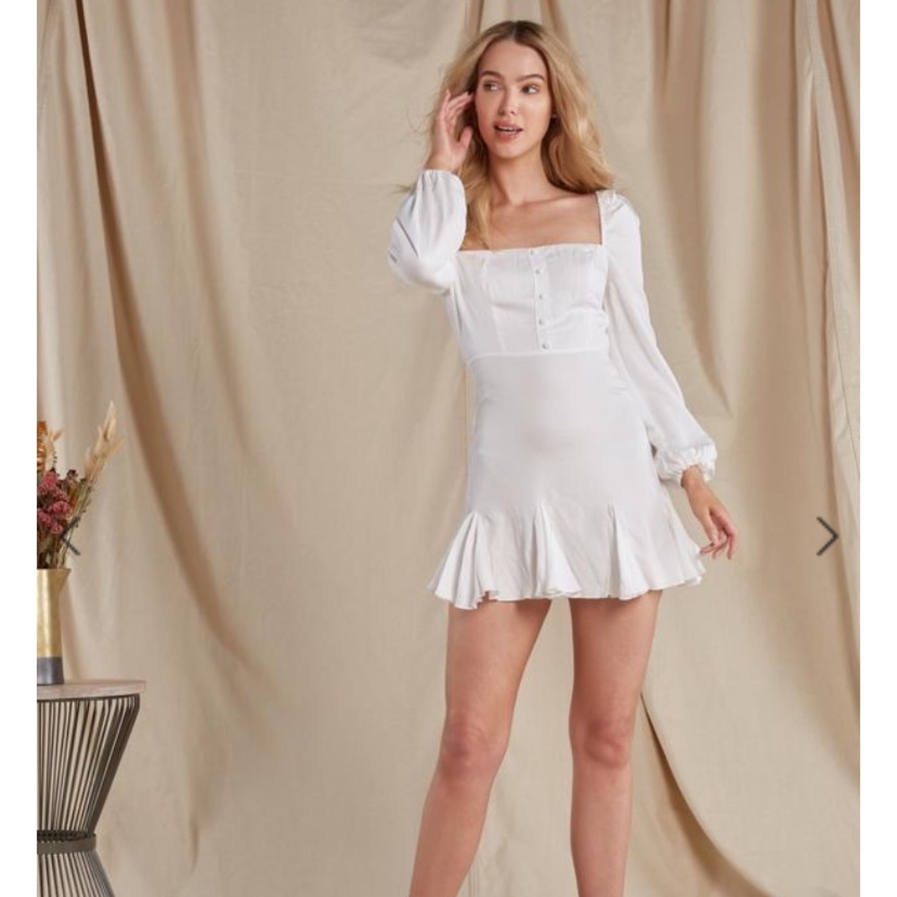 Lani the label Corinne dress 🤍